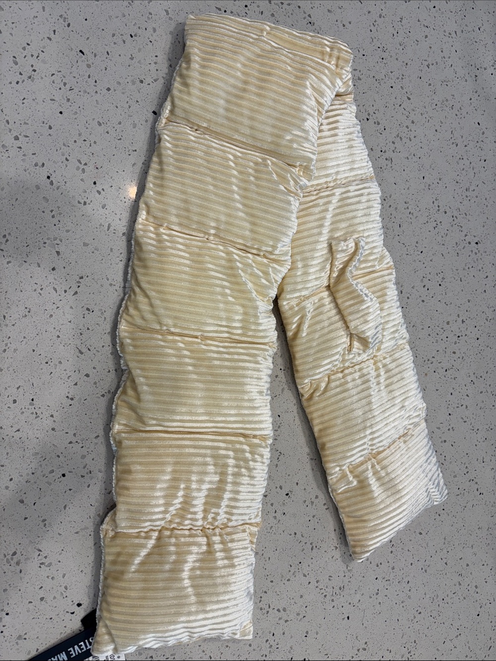 Steve Madden Chenille Puffer Scarf in Off White.